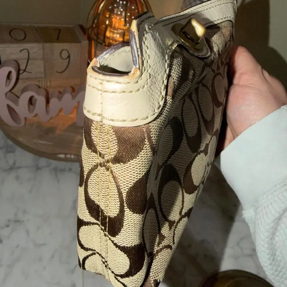 VINTGE PRE-LOVED COACH TURNLOCK SIGNATURE BAG Brown